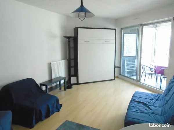 Lorient Studio a louer à Larmor proche commerces et universités