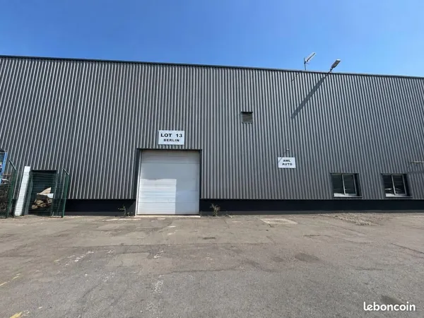 Local d'activité 399 m²