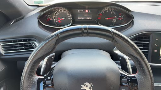 Peugeot 308 1.5 BlueHDi 130 EAT8 - GT Line – 2020 – 93615 km – Diesel – Boîte Automatique — photo 26