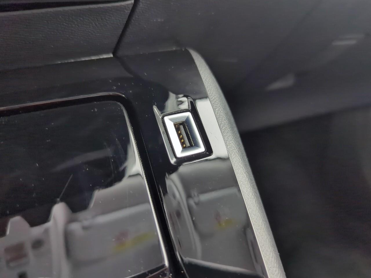 Peugeot 2008 puretech 130 s&s bvm6 allure — photo 26