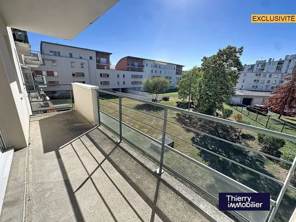 T2 LONGCHAMPS GARAGE SUR JARDIN