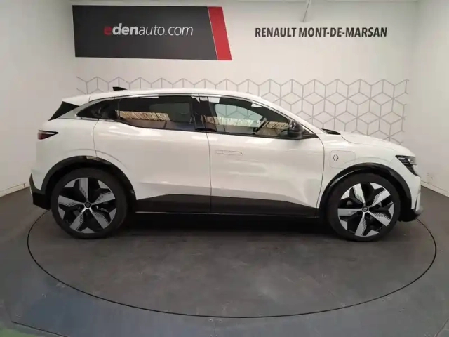 Renault Megane e-tech ev60 220 ch super charge — photo 6