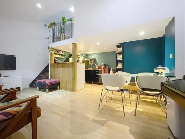Duplex Atypique Au Dernier Étage Avec Terrasse