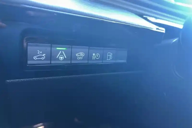 Peugeot 508 sw hybrid 225 e-eat8 — photo 19