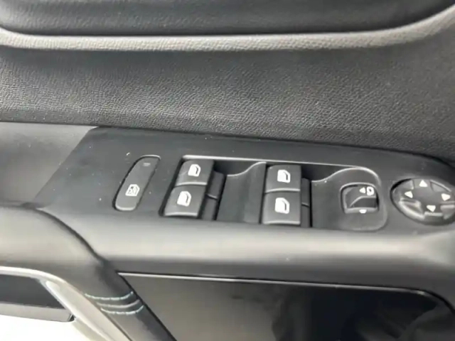 Citroën C5 Aircross hybride rechargeable 180 e-eat8 — photo 21