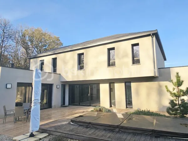 Maison 7 pièces 203 m²