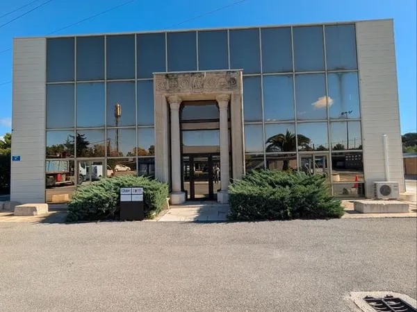 Sous location bureau/parking/clim/salle réunion