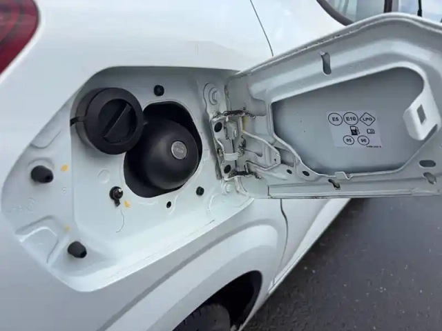 Dacia Sandero eco-g 100 — photo 7