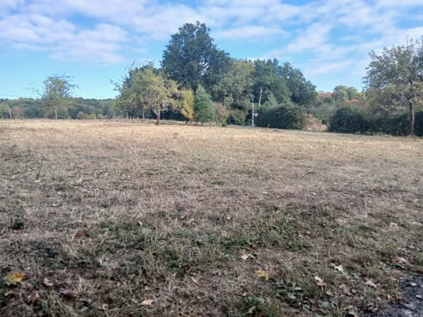 Terrain 1499 m²