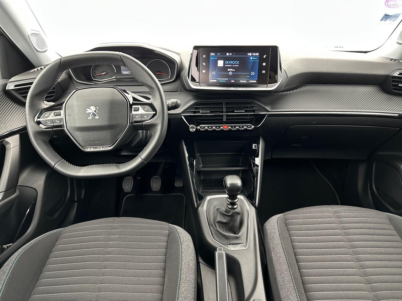 Peugeot 2008 puretech 130 s&s bvm6 style — photo 11