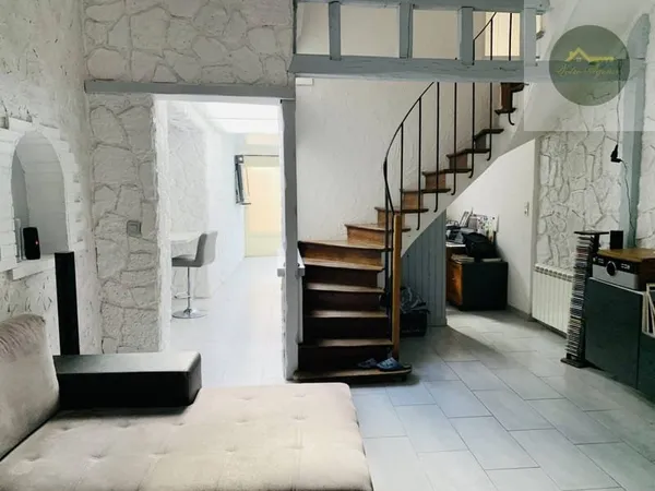 Maison 6 pièces 196 m²