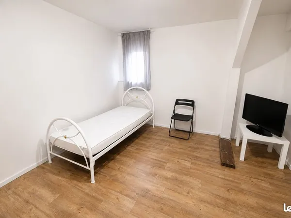À LOUER - CHAMBRE MEUBLÉE 18 m² - KNUTANGE