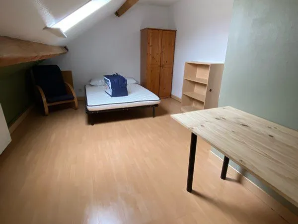 Chambre à louer dans coloc de filles