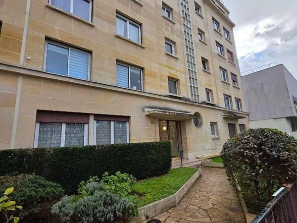 Appartement 8 pièces 168 m²