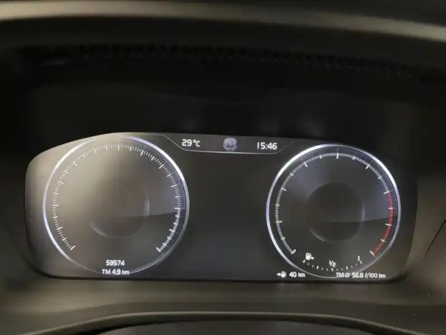 Volvo Xc40 t3 163ch r-design geartronic 8 suréquipé + toit ouvrant — photo 17