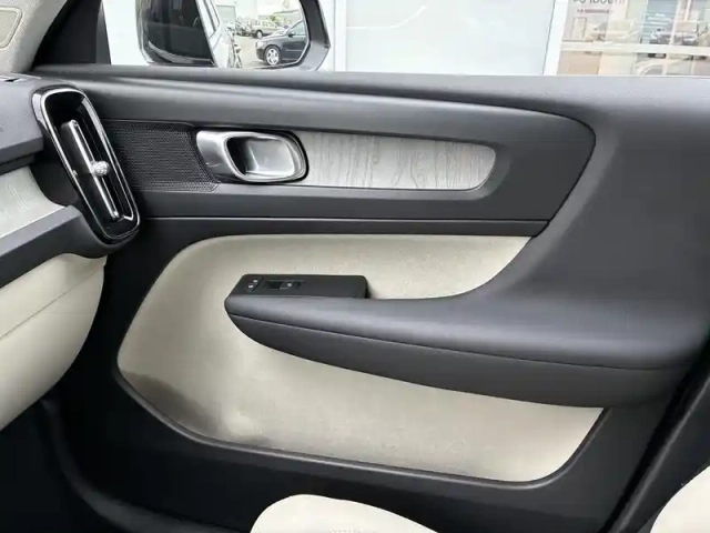 Volvo Xc40 t4 recharge 129+82 ch dct7 — photo 29