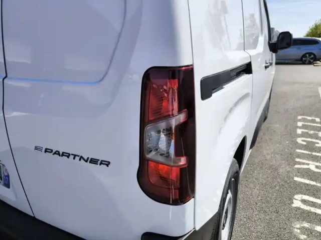 Peugeot Partner e- fgn 136 ch m charg ut maj 54 kwh aut — photo 17