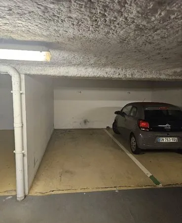 Place de parking à louer