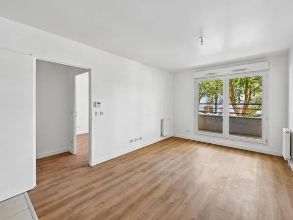 T2 pièces avec balcon - ST OUEN L'AUMONE