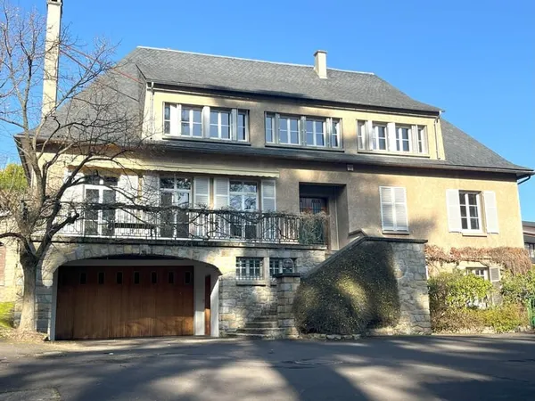 Sur les hauteurs de Chamalières Grande Villa 300m2 et un App