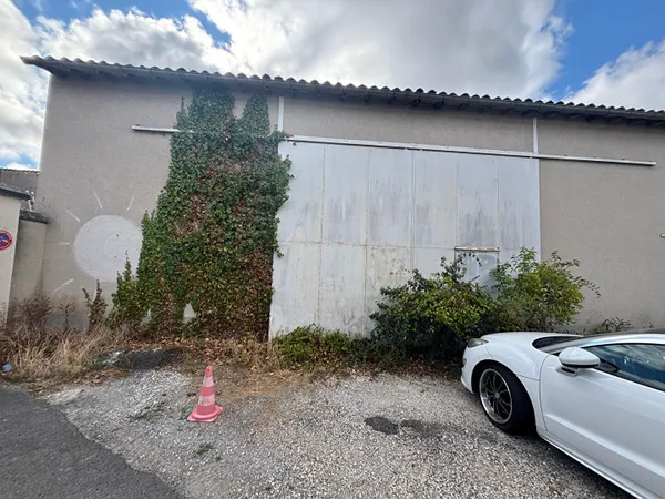 Local commercial 380 m²