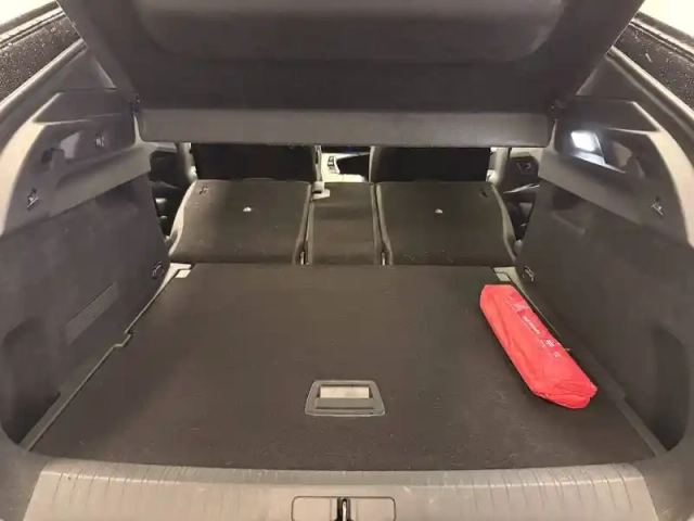 Peugeot 3008 hybrid 145 e-dcs6 — photo 29
