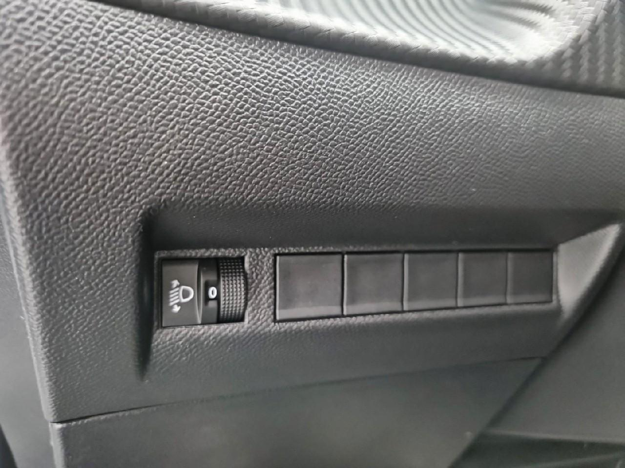 Peugeot 2008 100 s&s bvm6 style — photo 22