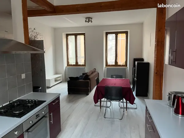 Beau appartement, Centre-ville, 82m2, meublée, 1er étage