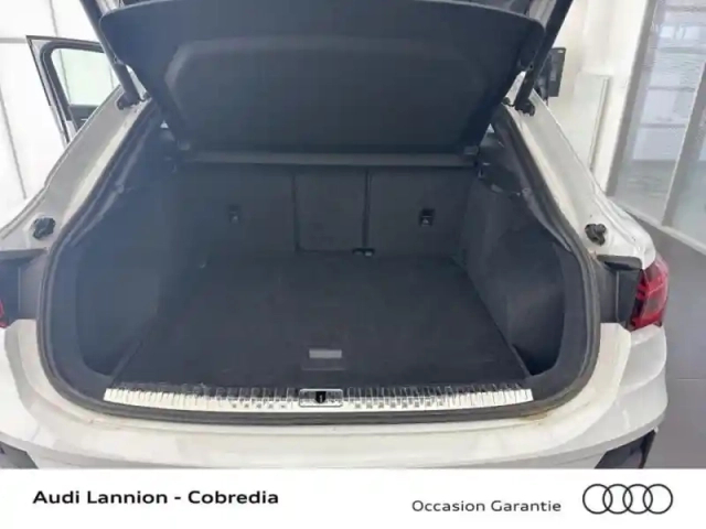 Audi Q3 sportback 35 tdi 150ch s line s tronic 7 — photo 11