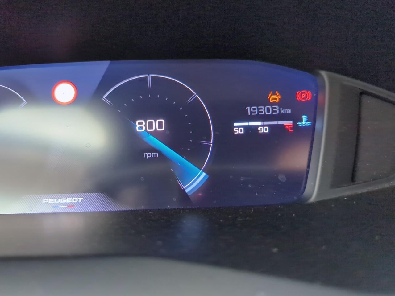 Peugeot 2008 puretech 100 s&s bvm6 allure — photo 25