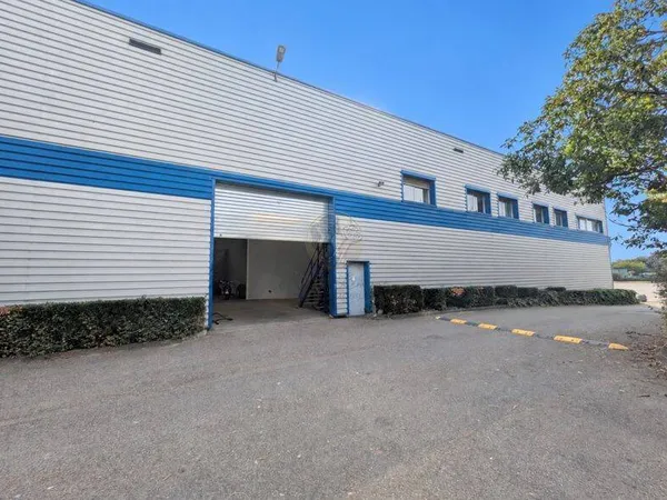 Local d'activité 600 m²