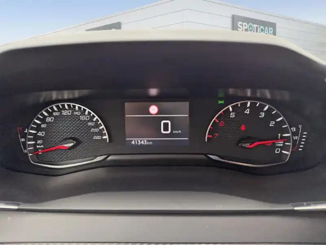 Peugeot 208 puretech 75 s&amp;s bvm5 style — photo 21