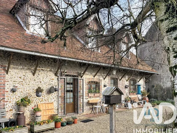 Vends corps de ferme - 191 m² - 9 pièces, 6 chambres - Charny 89120