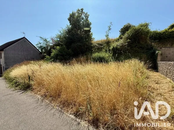 Terrain 608 m²