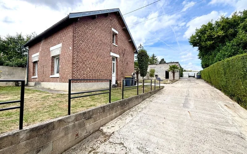 Photo 1
