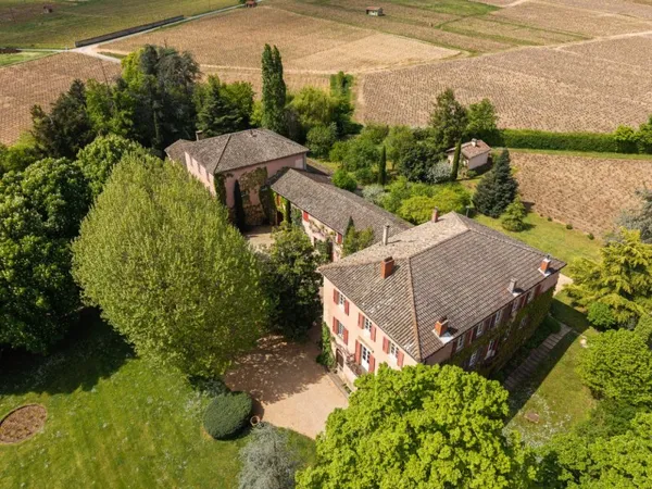 Beaujolais des crus, propriété de caractère, 550 m² hab., 800 m²
