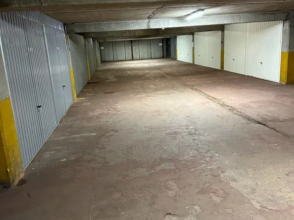 Location garage proche doua