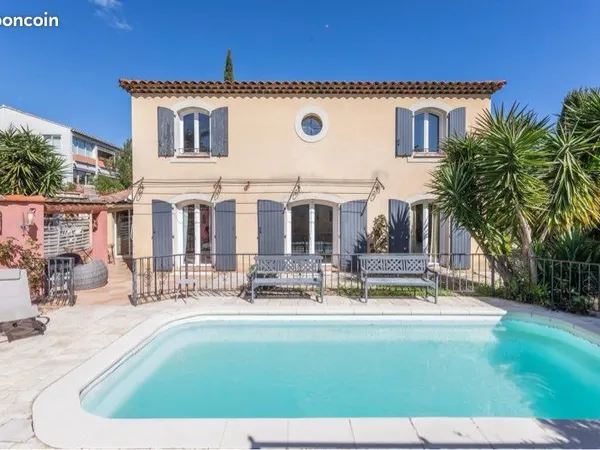 Villa rénovée avec piscine Clos des plages
