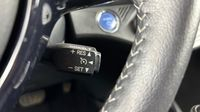Toyota Yaris 100h Chic 5p — photo 28
