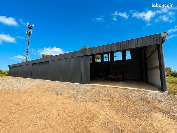 Local 675 m² NESMY