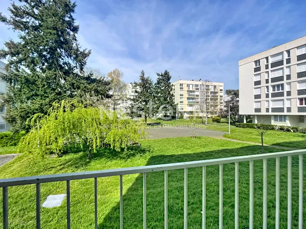 Appartement 4 pièces 3 Chambres ,à vendre à Cholet - dans un petit collectif ...