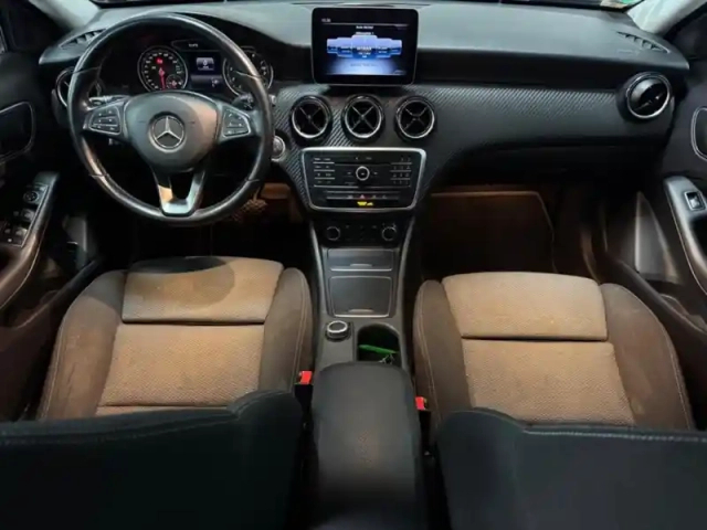 Mercedes Gla 180 intuition — photo 30