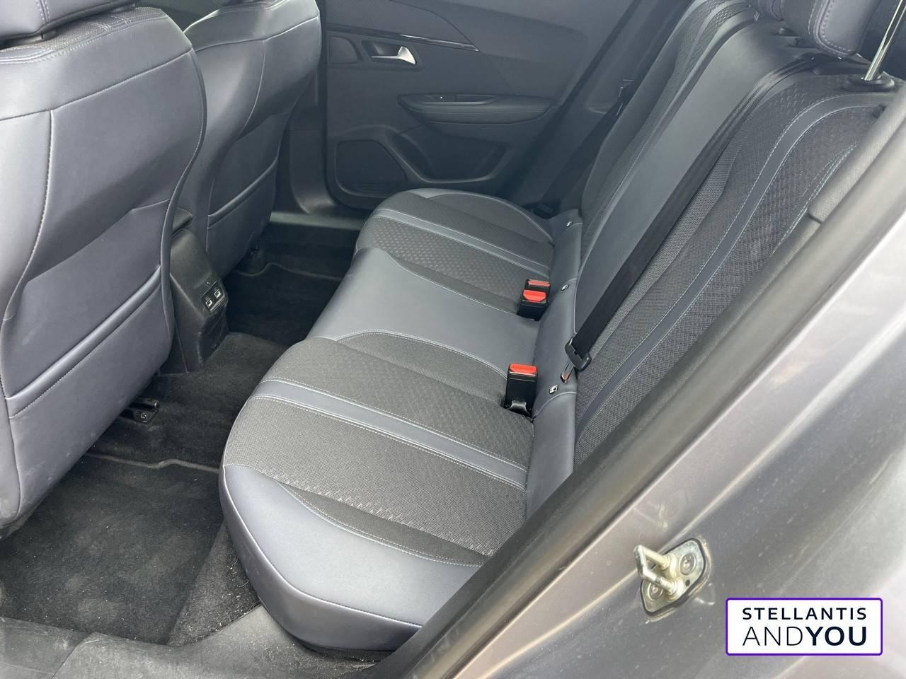 Peugeot 2008 puretech 100 s&s bvm6 allure — photo 11