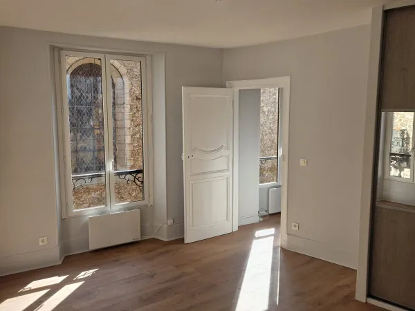 Maison entièrement rénovée à vendre - Centre historique de Montlhéry