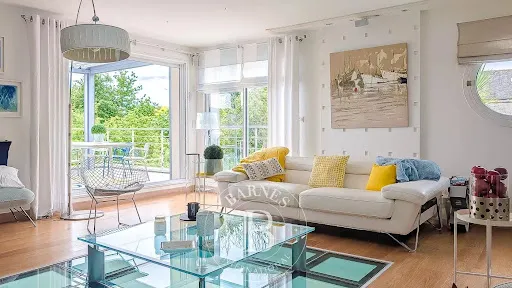 Maison 7 pièces 230 m²
