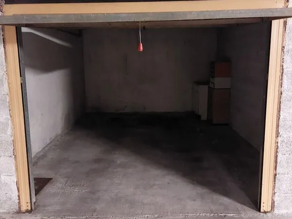Cimiez garage spacieux à louer