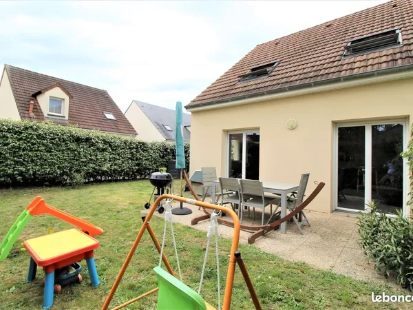 Maison F4 Checy 97 m2