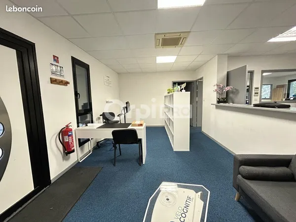 Bureau 105 m²