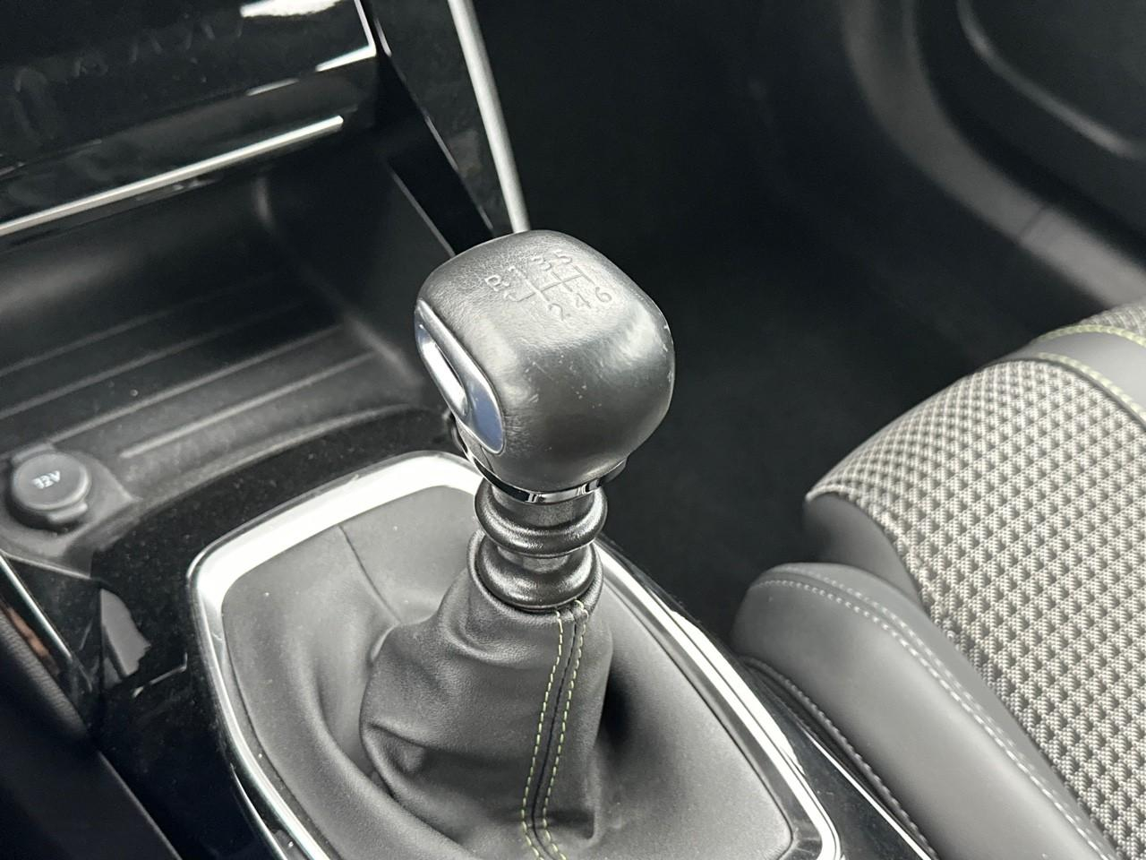 Peugeot 2008 puretech 130 s&s bvm6 gt — photo 31