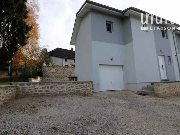 Belle maison jumelée de 80 m2 prête à vivre